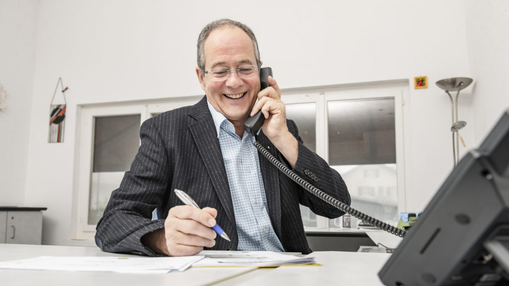 Unternehmensnachfolge Kompetenzen Rolf Düggelin Beratung am Telefon